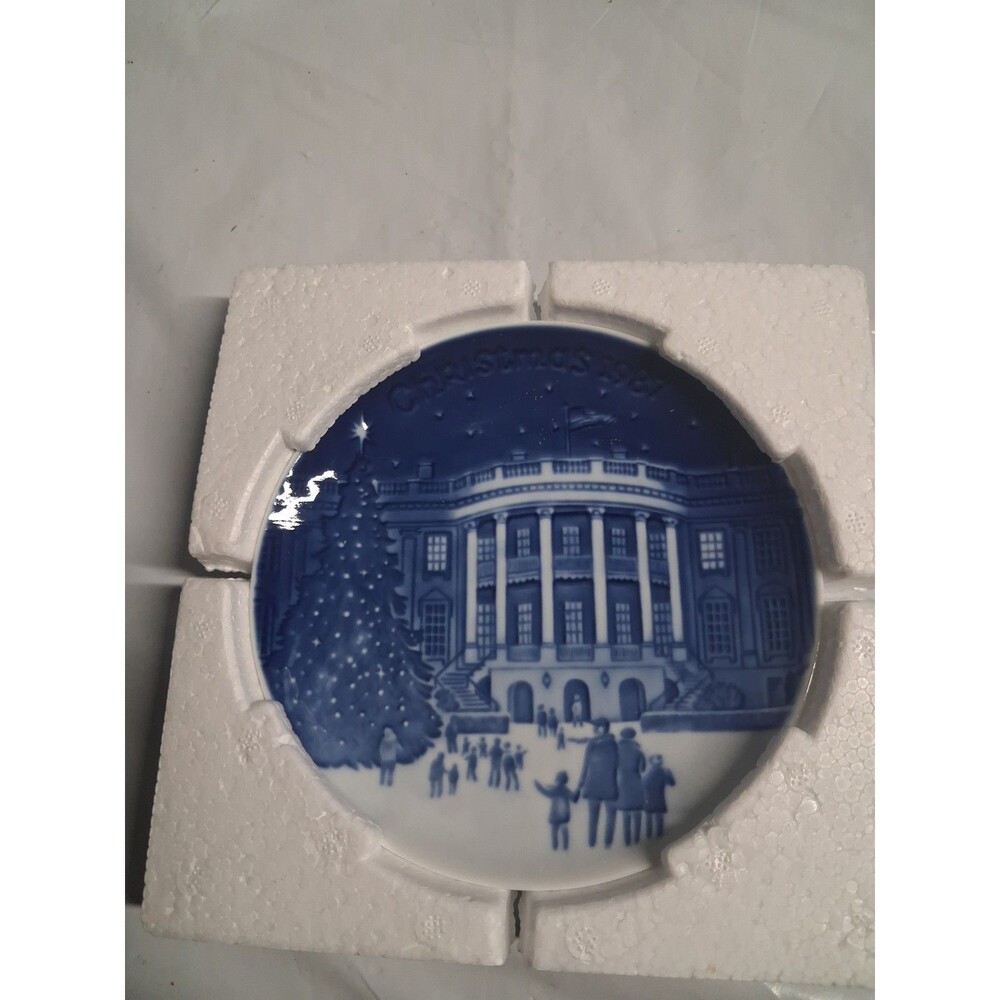 Bing and Grondahl Christmas in America Collection - 1987 - White House - Plate